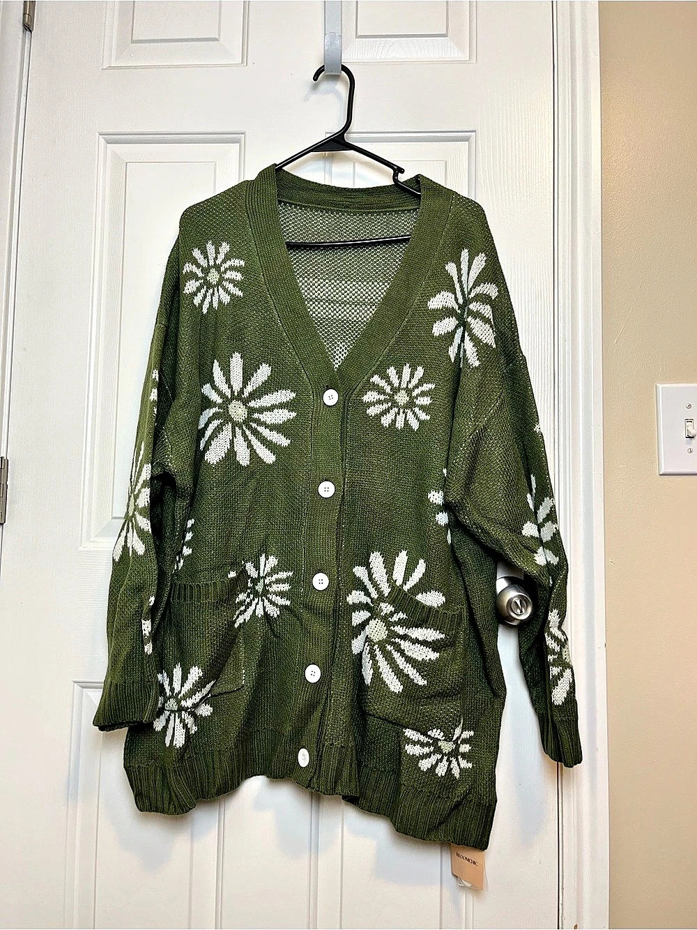 ⭐️ NWT BloomChic Cardigan Floral Green & White Size 18-20 *read description*